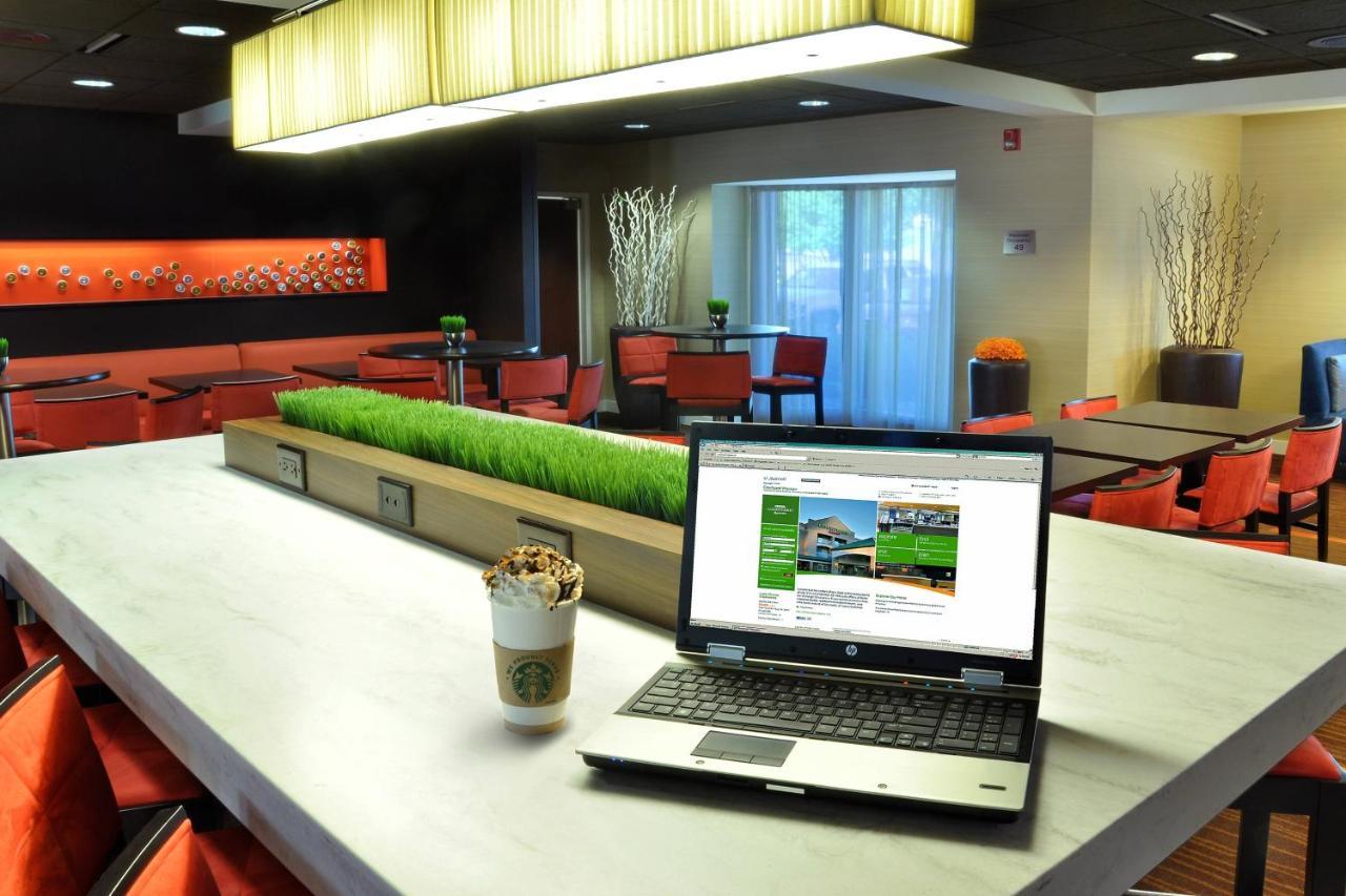 Courtyard Wausau Luaran gambar