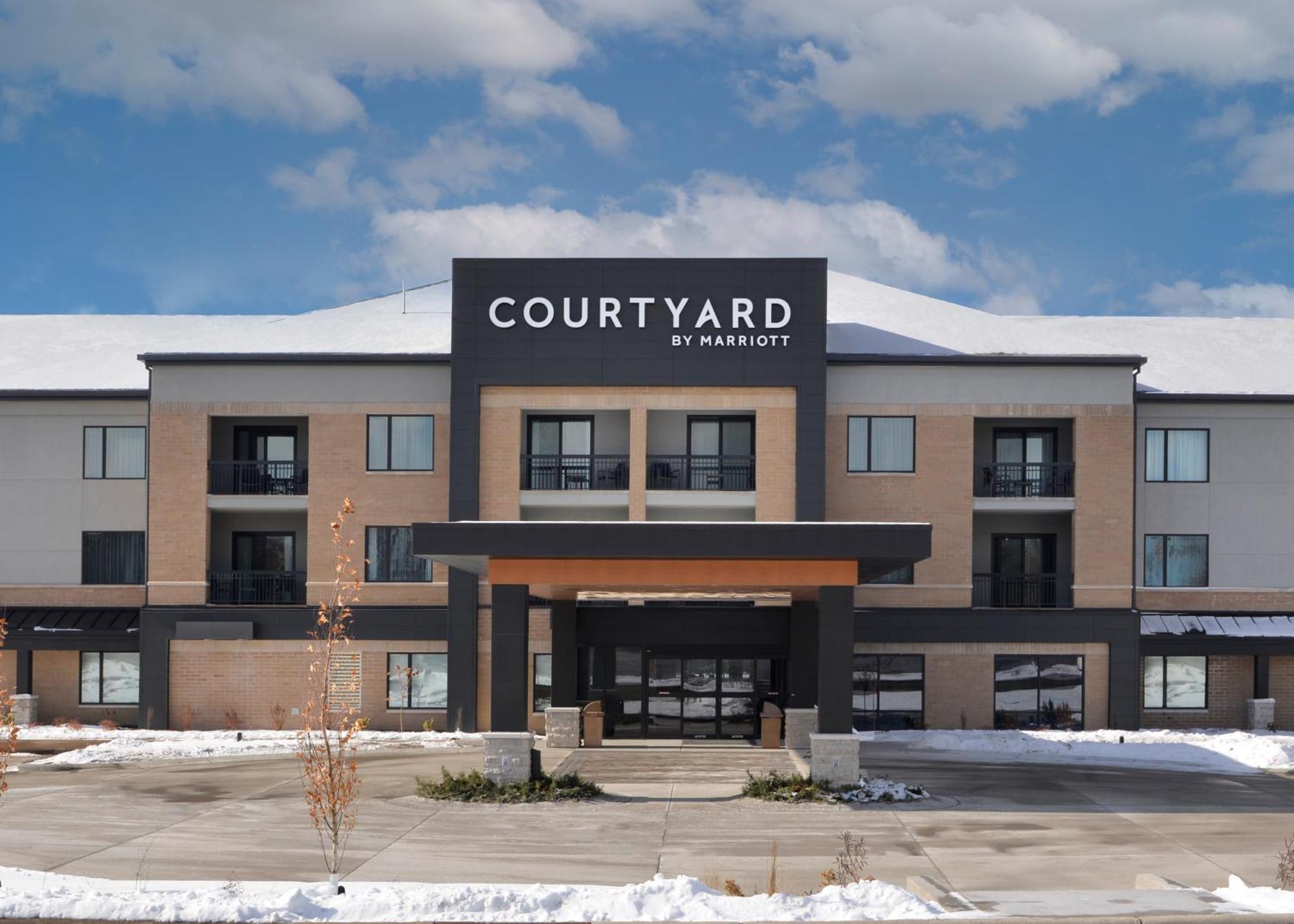 Courtyard Wausau Luaran gambar